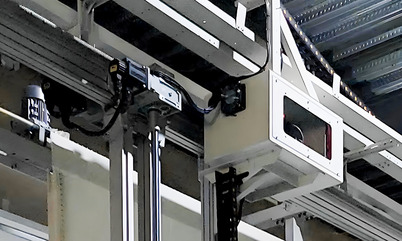 High-quality servomotor drive for tufting automation