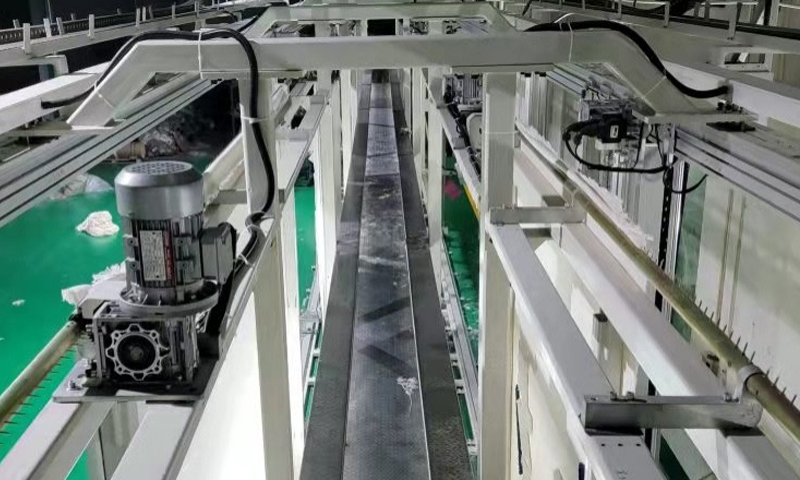Efficient cloth pulling system for carpet production